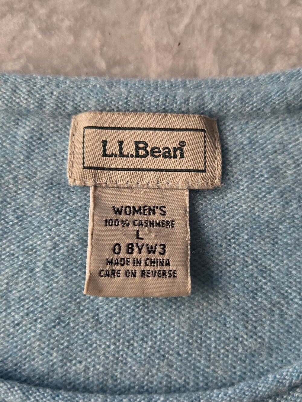 LL Bean Women's Light Blue Crewneck Cashmere Sweater - Picture 6 of 7
